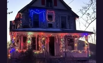 On Christmas Eve, I Visited My Missing Parents' Abandoned House and Found It Beautifully Decorated