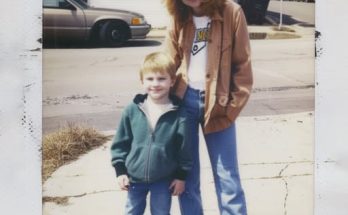 On a Trip with His Foster Family, Teenage Boy Runs Away to Find His Real Family after Spotting an Old Sign — Story of the Day