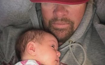 This Singer Raised His 3 'Great Kids' Adopting His Wife's Daughter – Only One of Them Followed in His Footsteps