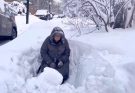 On My Way to Work, I Found an Elderly Woman Almost Frozen in a Snowdrift Near My House – What She Gave Me Changed Everything