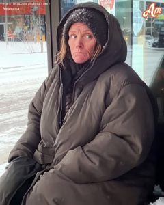 I Gave a Coat to a Homeless Woman on Christmas Eve —3 Years Later, She Returned with a Gray Case & a Smile I Couldn't Forget