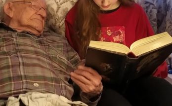 While Reading to Her Blind Grandpa, Girl Discovers a Sealed Letter Hidden Between the Pages for 60 Years