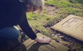 A Year after Son's Death, Woman Sees Grave of Her Daughter-In-Law at the Cemetery – Story of the Day